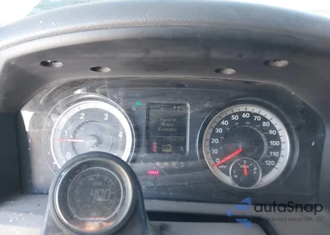 2017 Ram 2500 Tradesman 4X4 6'4 Box z USA, uszkodzony, nr VIN 3C6UR5CLXHG767606